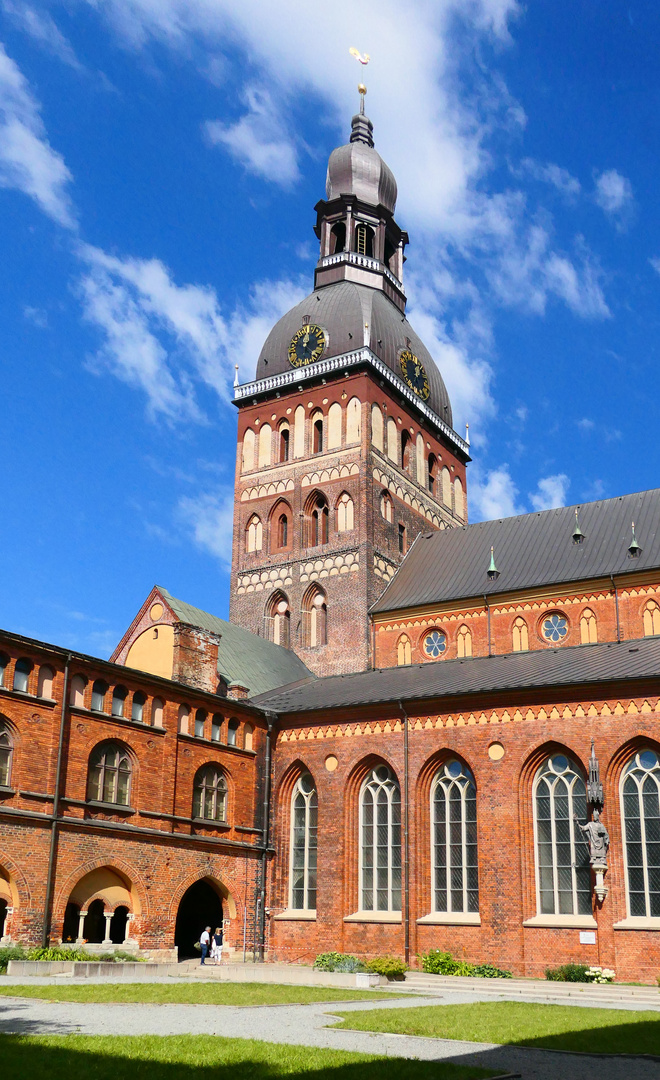 Der Dom im Riga vom Kreuzgang aus