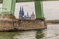 Der Dom in einem neuen Rahmen