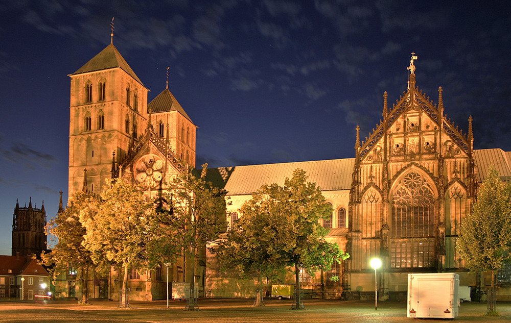 Der Dom in Münster bei Nacht ..............