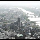 der dom römer usw im smog, feinstaub oder einfach diesig.