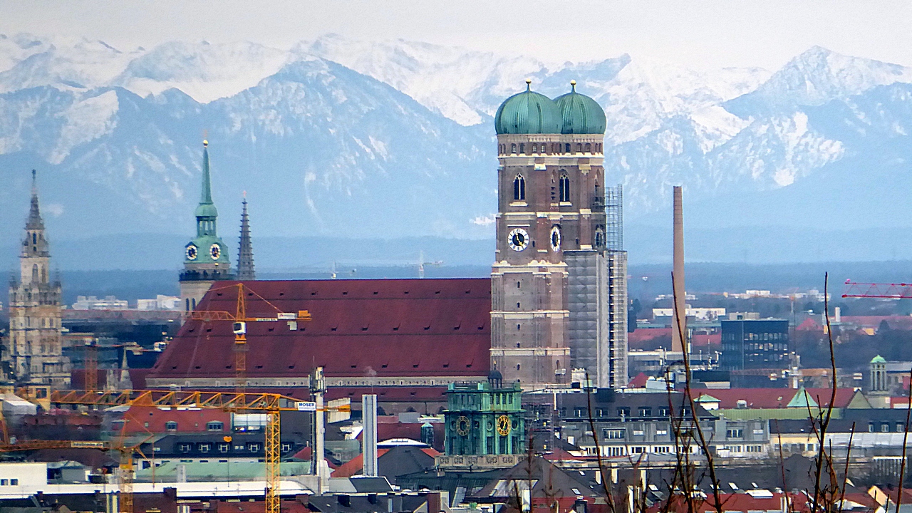 Der Dom und die Berge