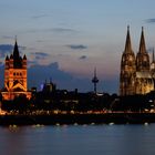 der Dom und Groß St. Martin bei Nacht