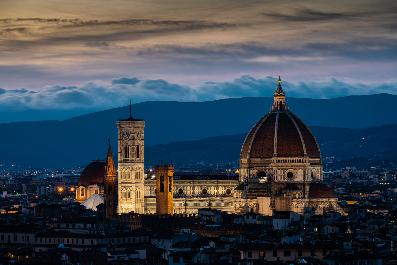 Der Dom von Florenz nach Sonnenuntergang