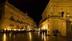 Der Domplatz von Syrakus in der Nacht