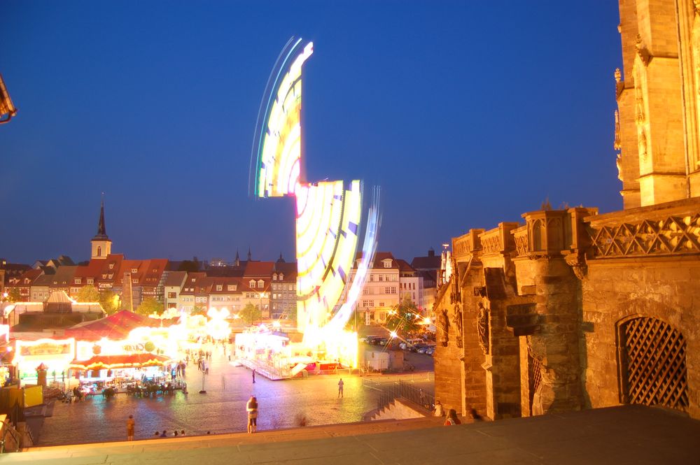 Der Domplatz zu Ostern.