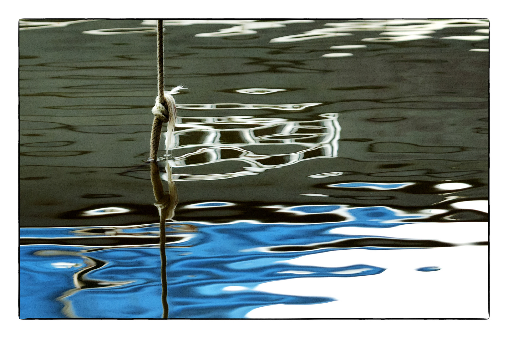 der doppelte Knoten Foto & Bild wasser, spiegelung, spiegelungen