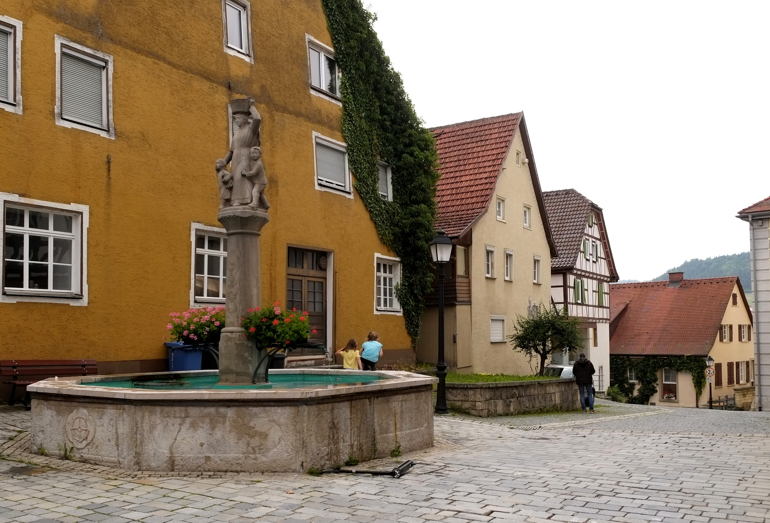 der Dorfbrunnen