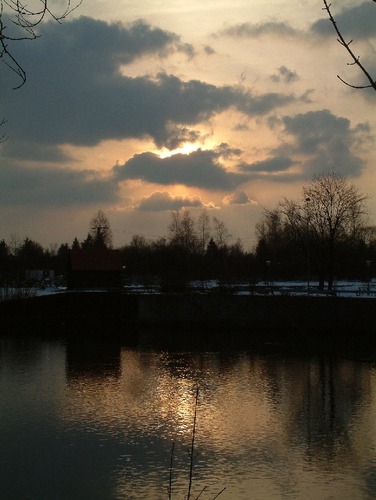 Der Dreikampf von Sonne, Wolken und die Nacht