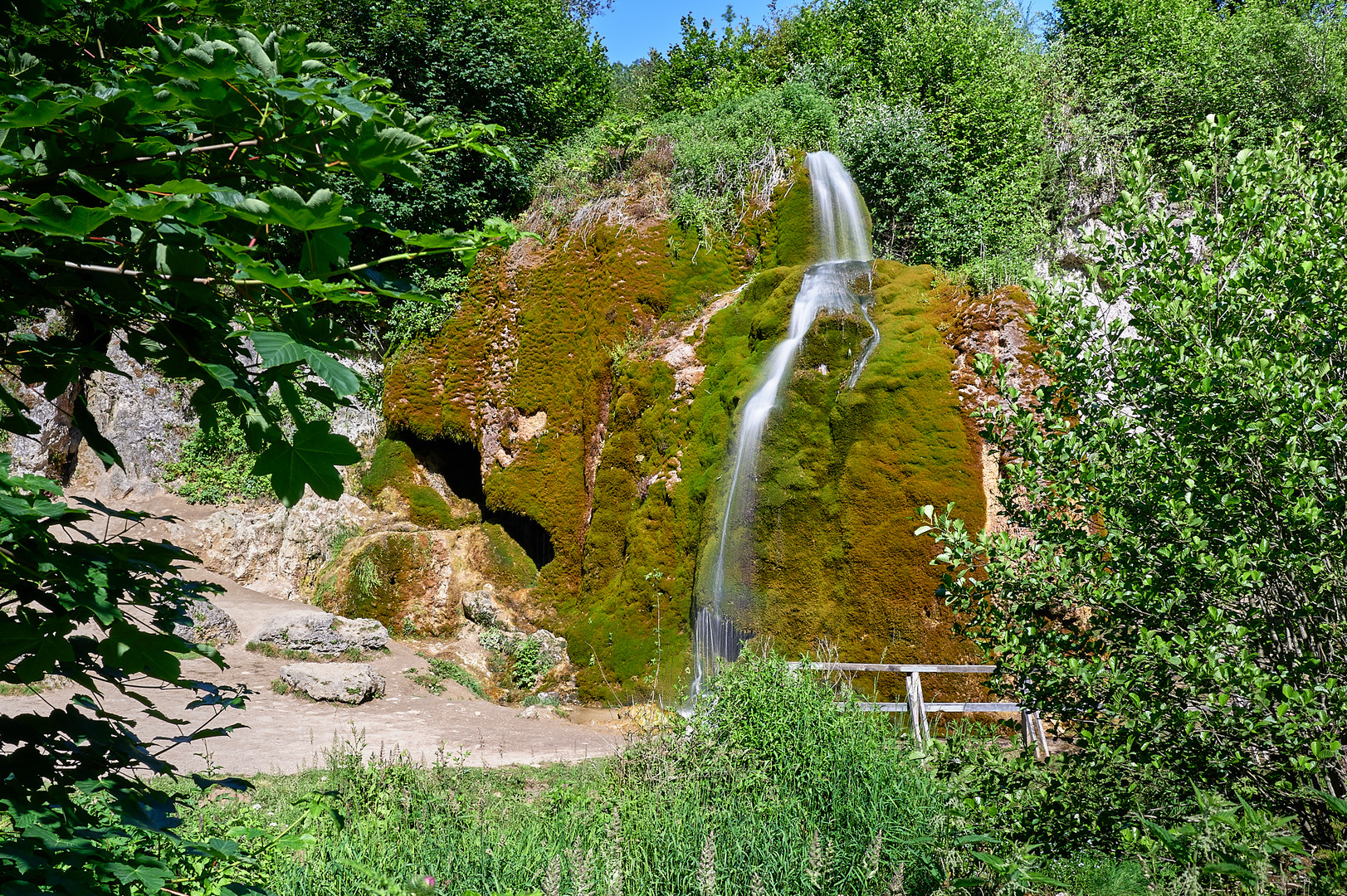 Der Dreimühlen Wasserfall in der Eifel