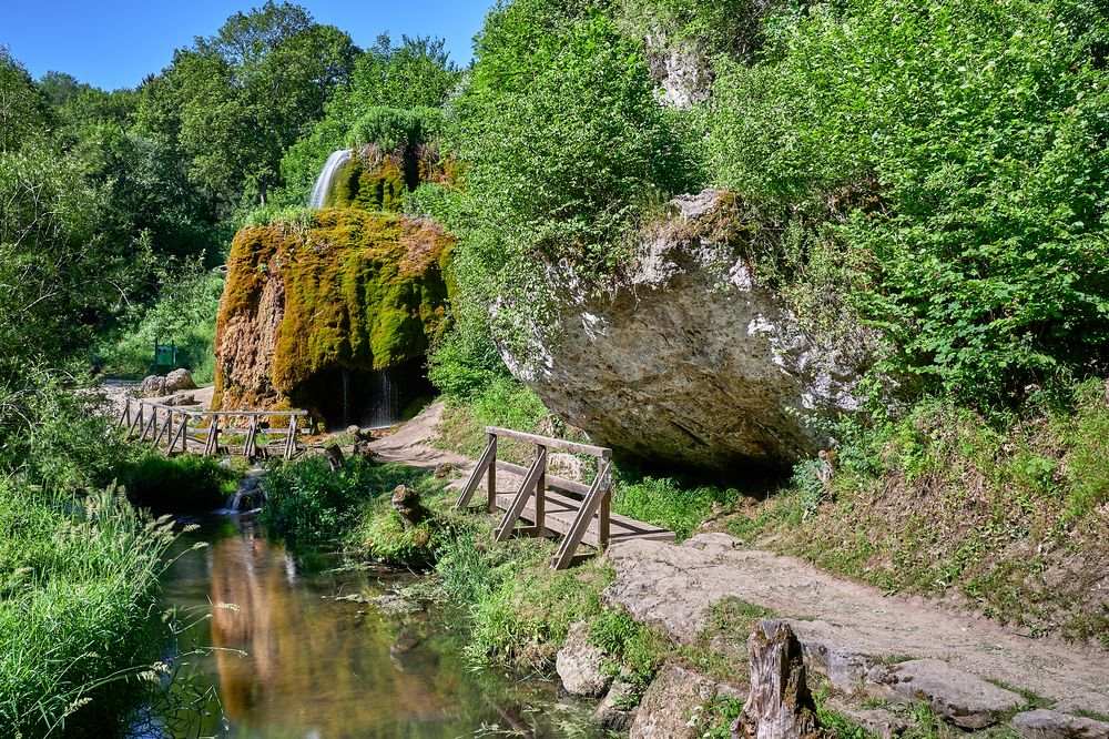 Der Dreimühlen Wasserfall in der Eifel