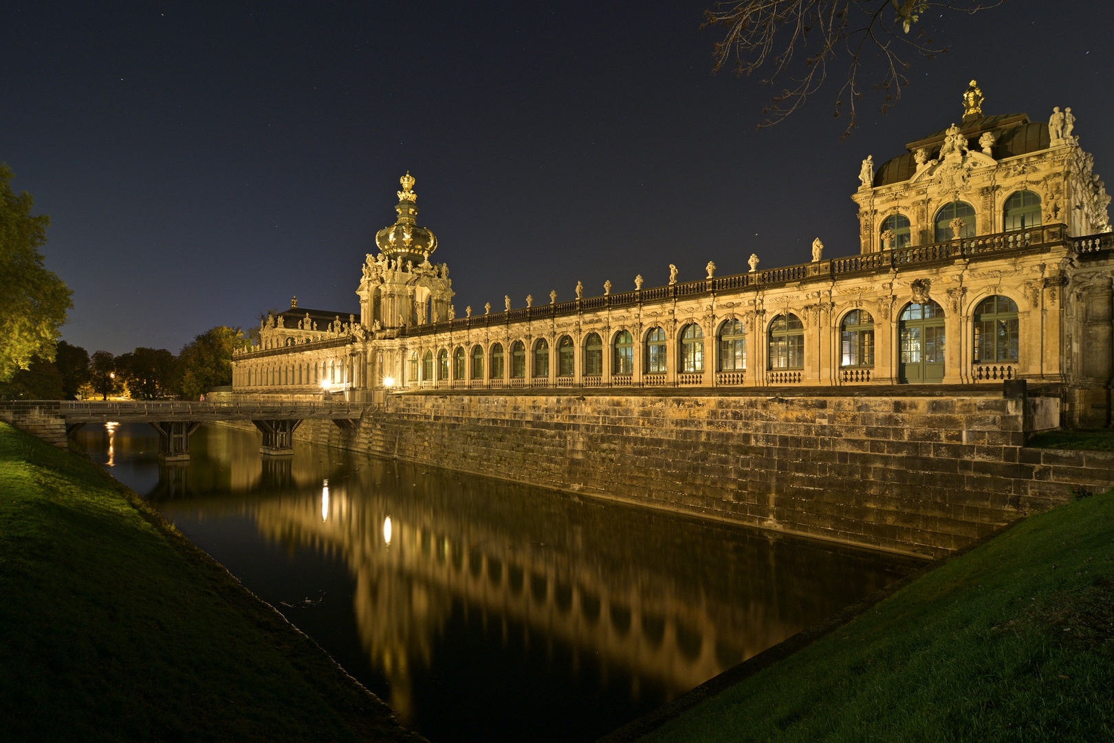 Der Dresdener Zwinger bei Nacht