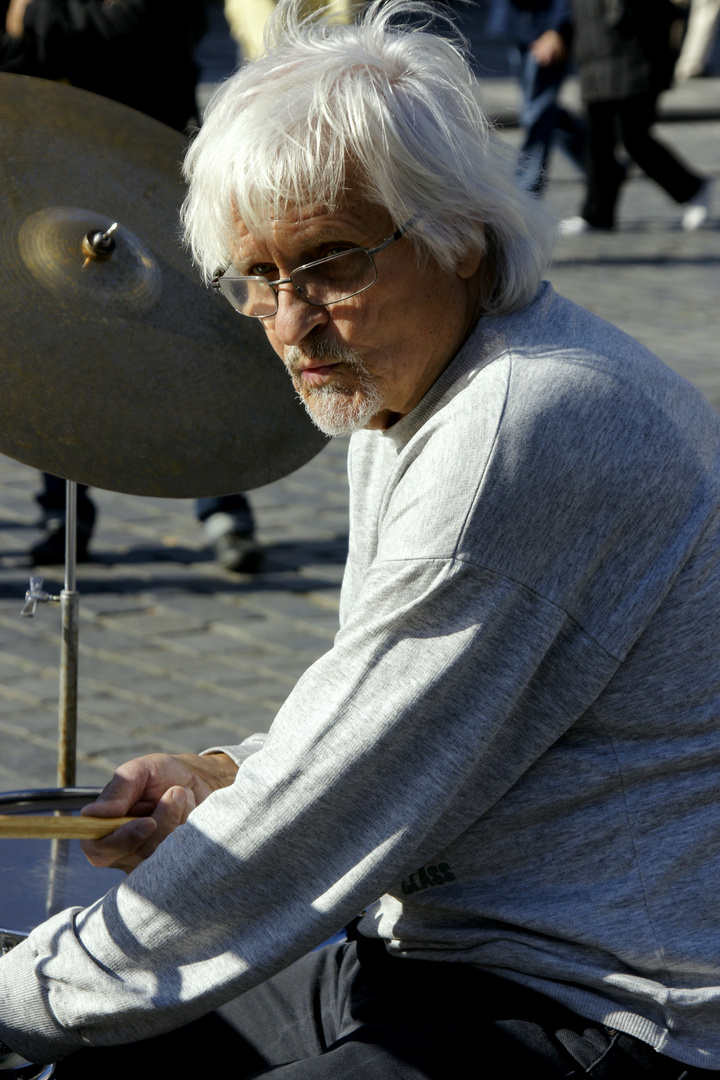 Der Drummer, in Prag gesehen