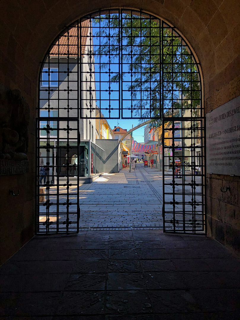 Der Durchblick vom Hafenmarktturm