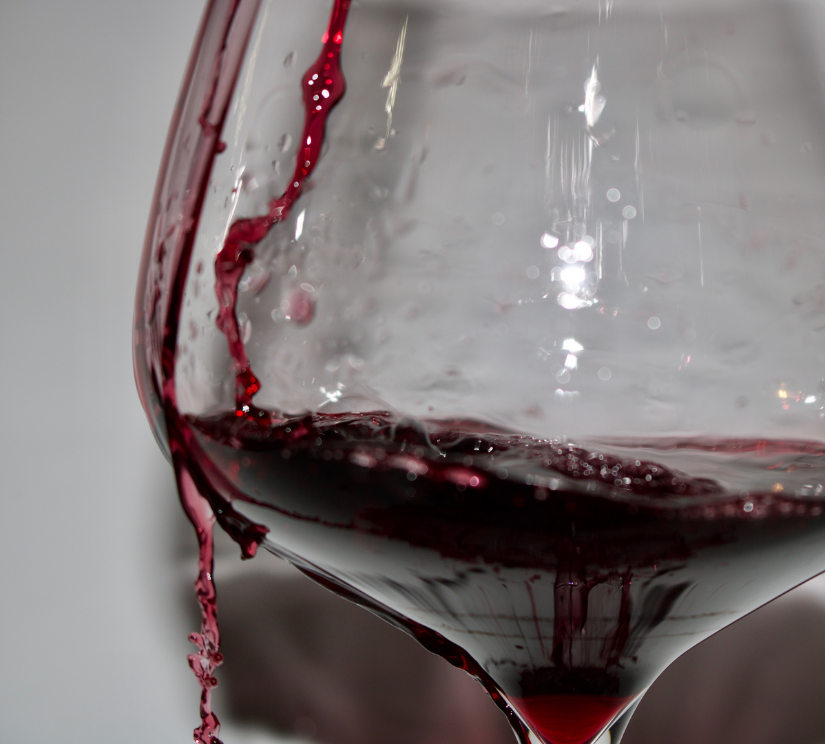 Der edle Tropfen Foto & Bild | stillleben, glas, wein Bilder auf ...