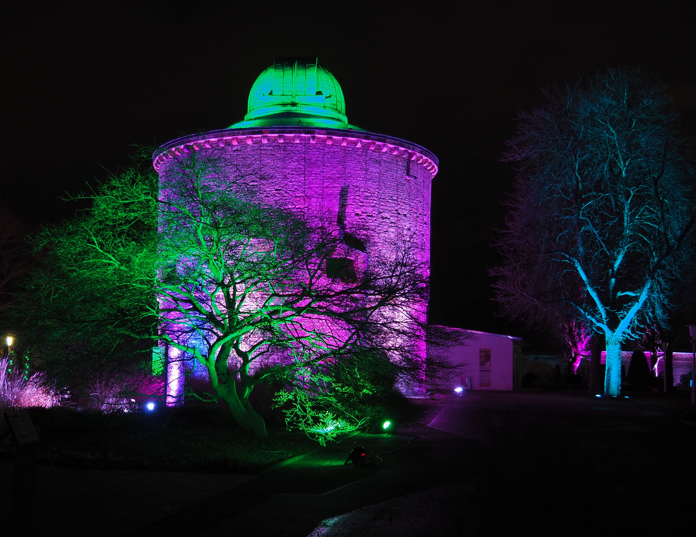 Der EGA Park Erfurt bei Nacht