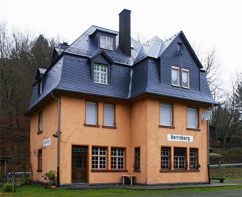 Der ehemalige Bahnhof Herrnberg im Scheldetal