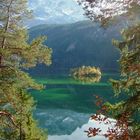 Der Eibsee spiegelt