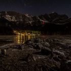 Der Eibsee und Zugspitze im Dunkeln