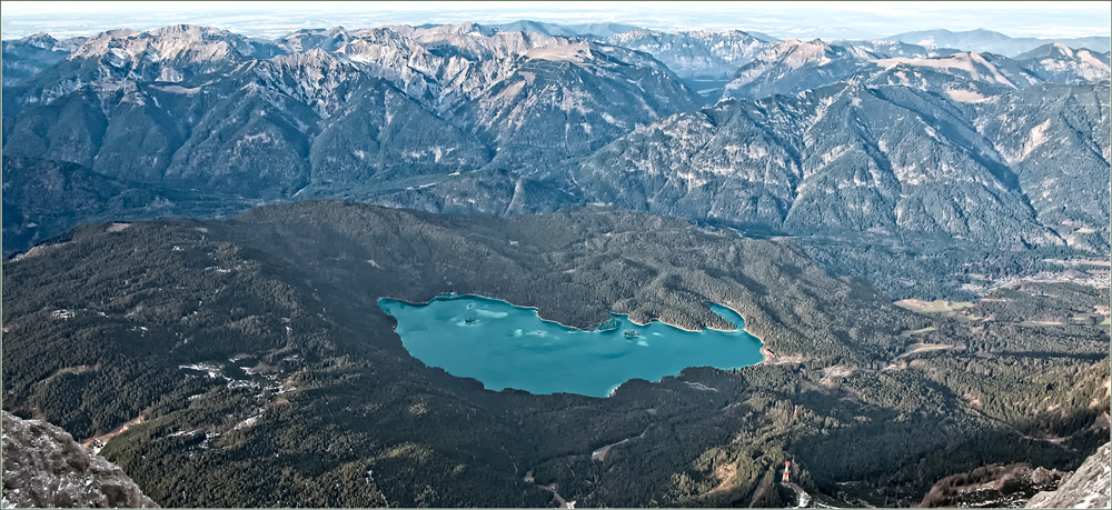DER EIBSEE VON DER ZUGSPITZE Foto Bild landschaft DER EIBSEE VON DER ZUGSPITZE Foto Bild landschaft