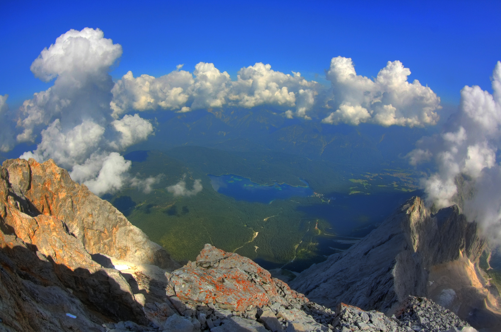 Der Eibsee von der Zugspitze aus...