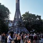 Der Eiffelturm mitten in Berlin zur Sonnwendfeier