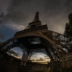 Der Eiffelturm, The Giant Gardian of Paris