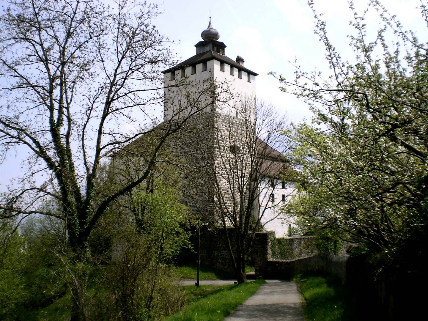 Der Eingang zum Schloss