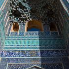 Der Eingangsiwan der Freitagsmoschee von Yazd...