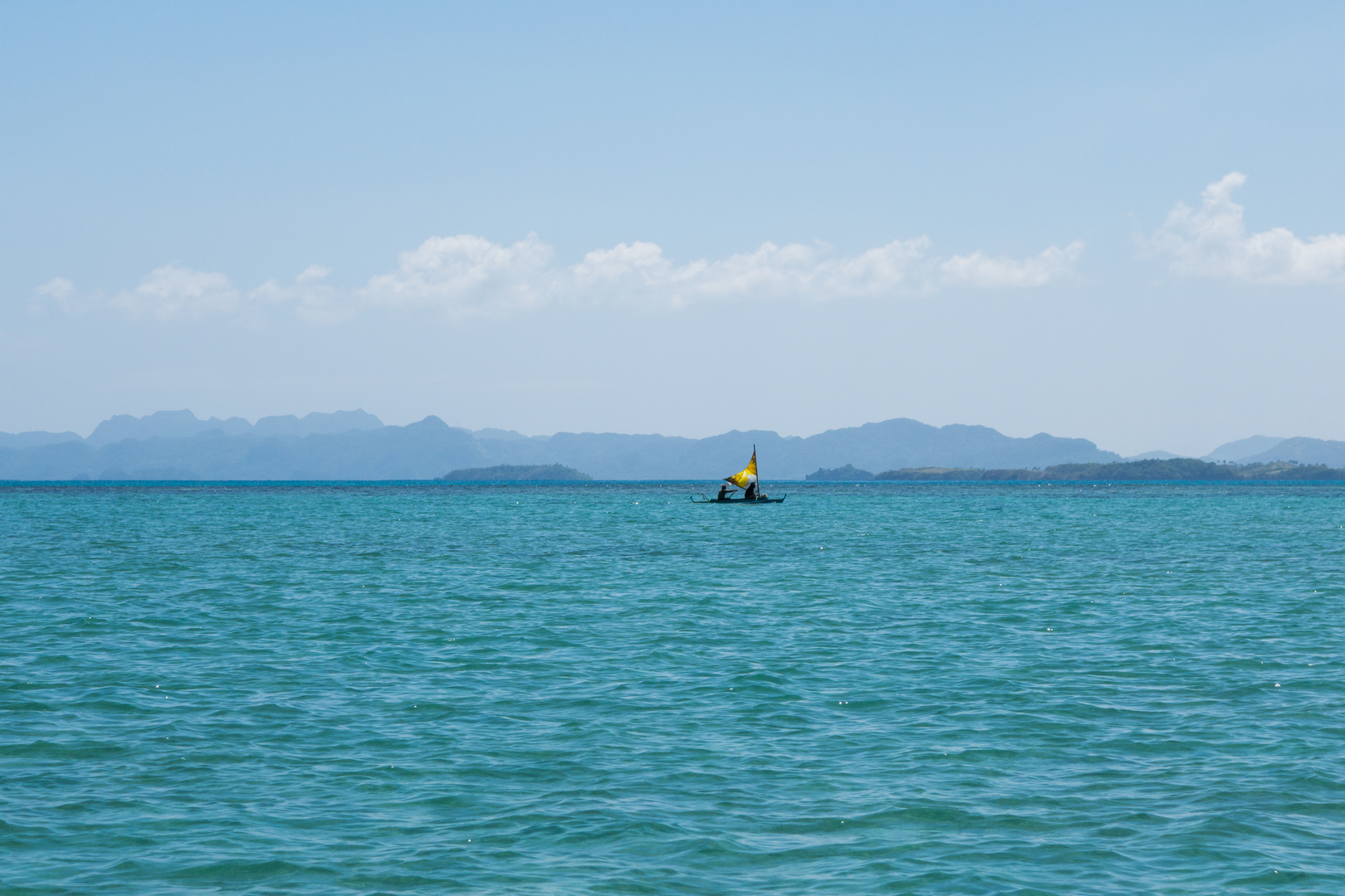 Der einsame Fischer auf dem Meer