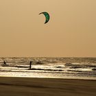 Der einsame Kitesurfer