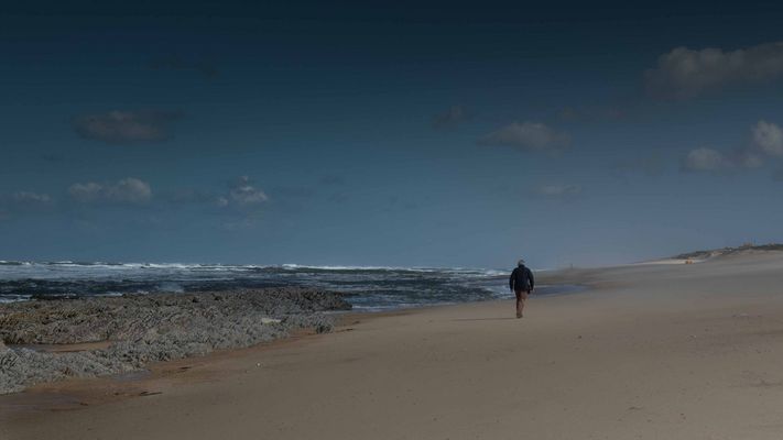 Der einsame Wanderer in São Pedro de Moel