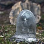 Der Eis-Stalagmit wächst dem Himmel entgegen! - Le stalagmite de glace monte direction ciel...