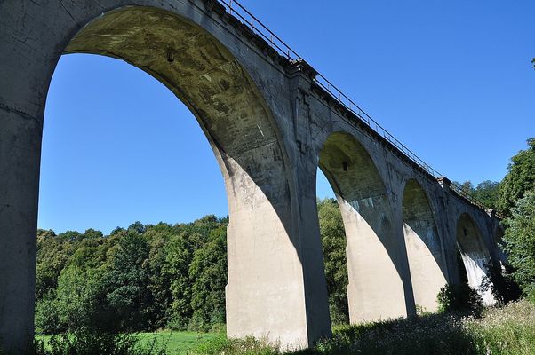 Der Eisenbahnviadukt Wuischke                 