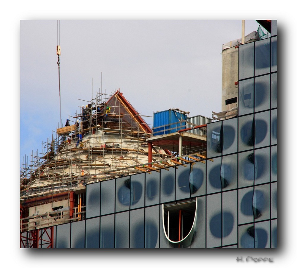 Der Elbphilharmonie aus Dach geschaut.....