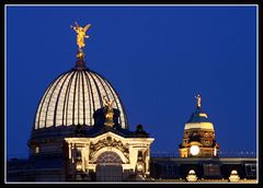 Der Engel von Dresden mit Rathausturm