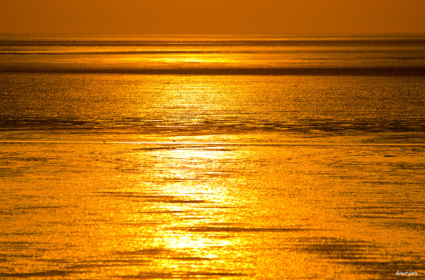 Der entspannende  Blick auf das abendliche Meer Foto Bild 