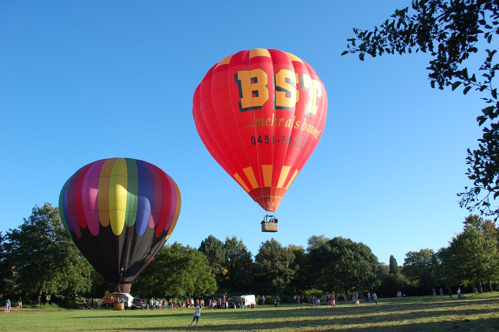 Der erste Ballon hebt ab.