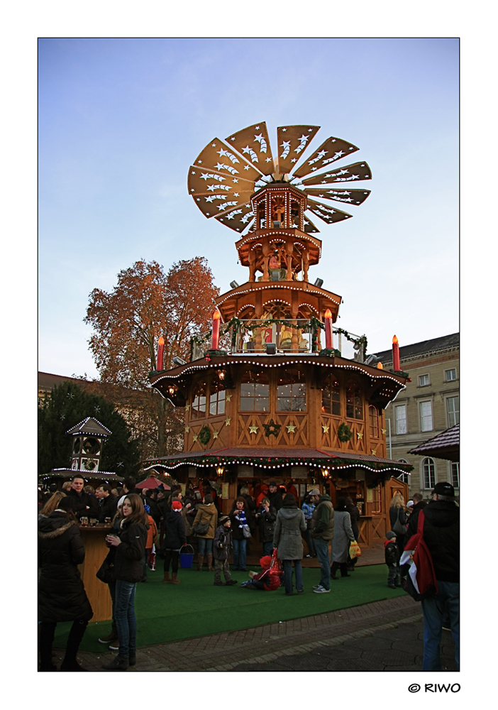 der erste Besuch mit meiner Ruth auf unserem Weihnachtsmarkt..........