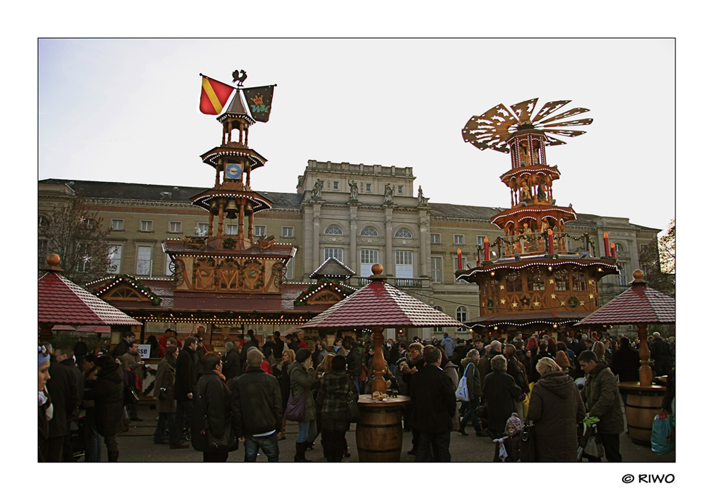 der erste Besuch mit meiner Ruth auf unserem Weihnachtsmarkt..........2