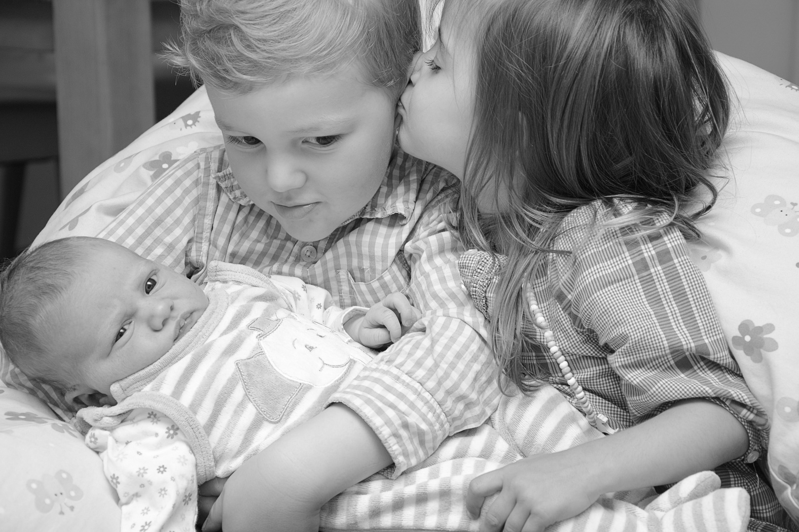 Der erste Kuss... Foto & Bild kinder, kinder ab 2, menschen Bilder auf