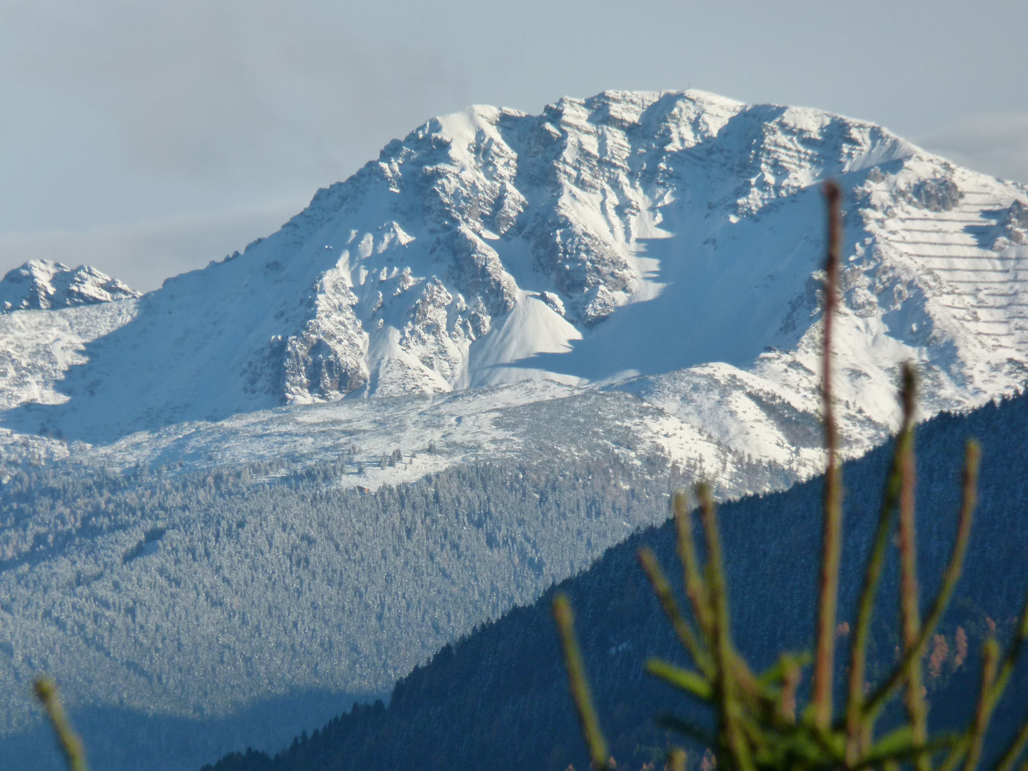 der erste Schnee auf den Bergen