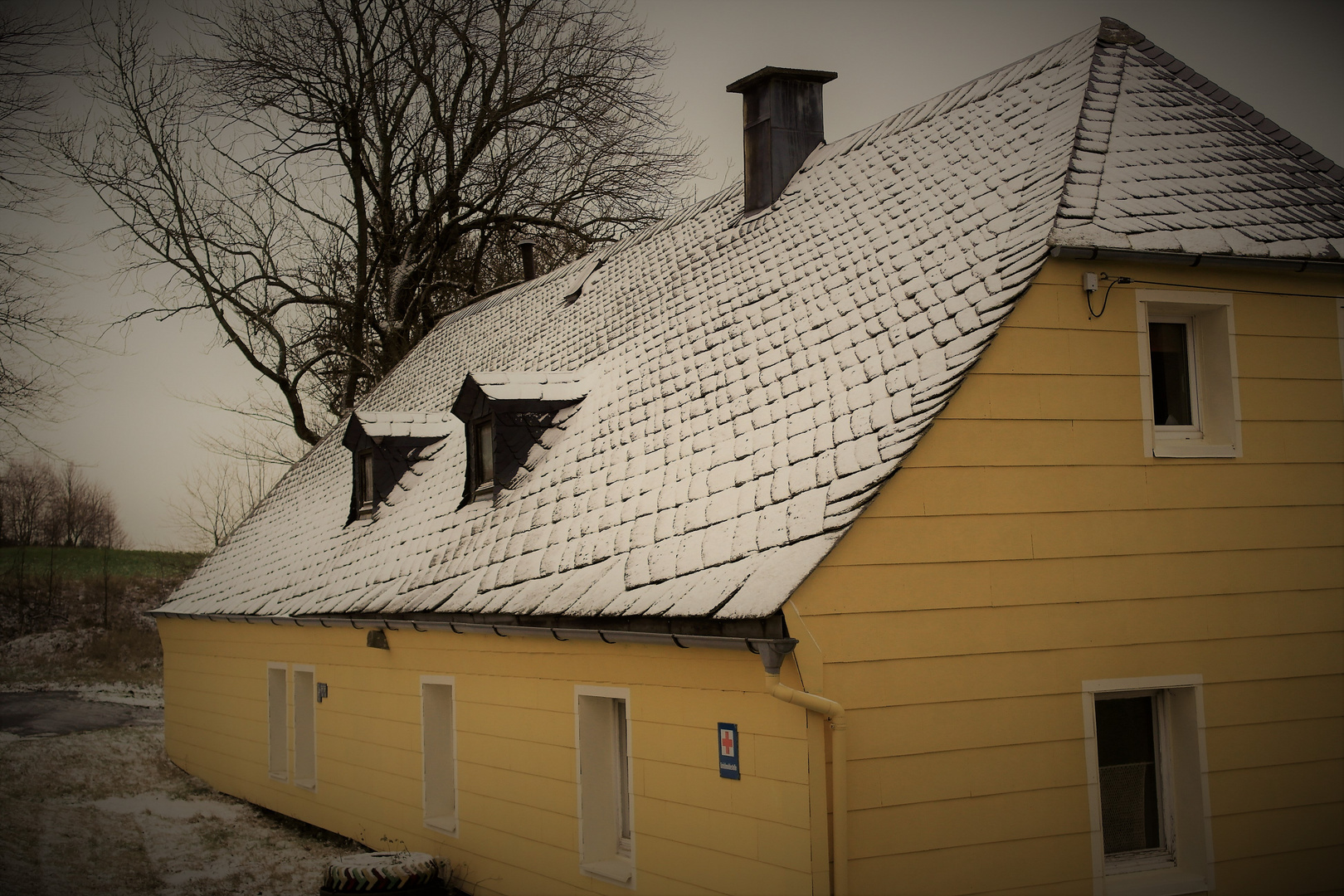 Der erste Schnee auf meinem Naturschieferdach 11.12.2018