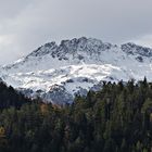 Der erste Schnee im Gebirge