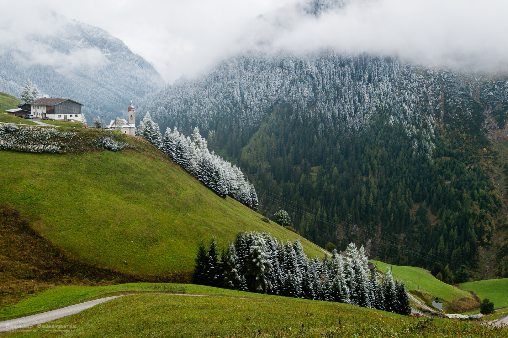 der erste Schnee in den Bergen ...