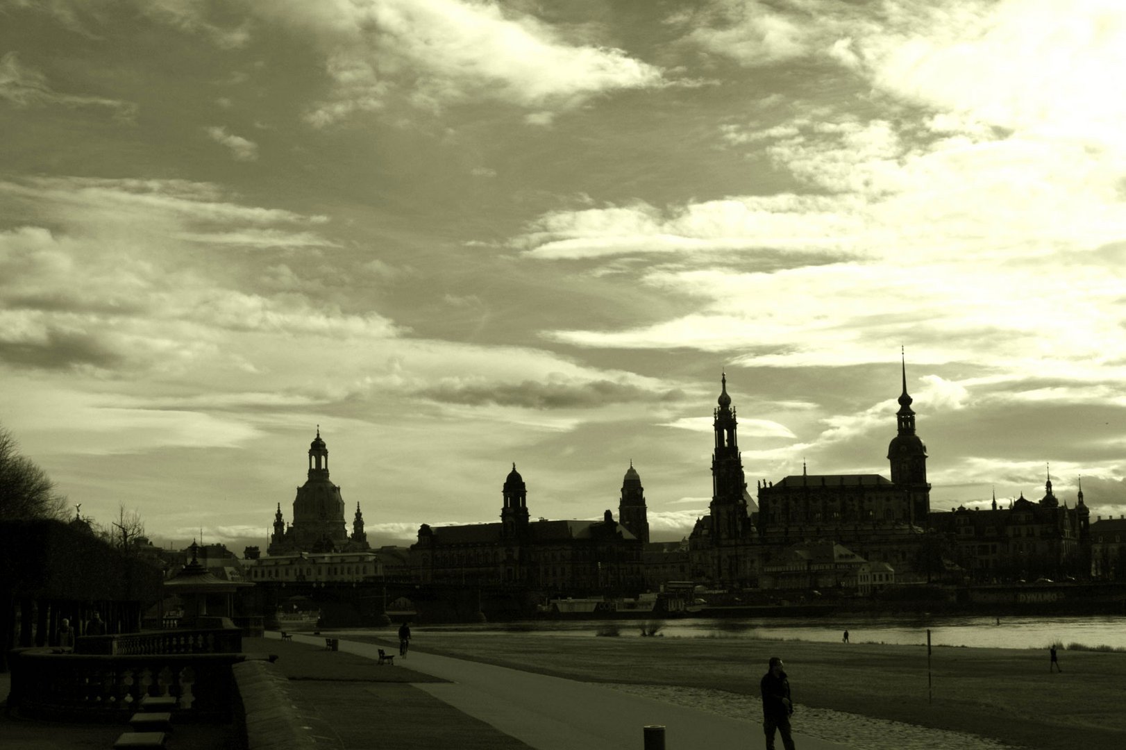 der etwas andere Canaletto - Blick  auf Dresden