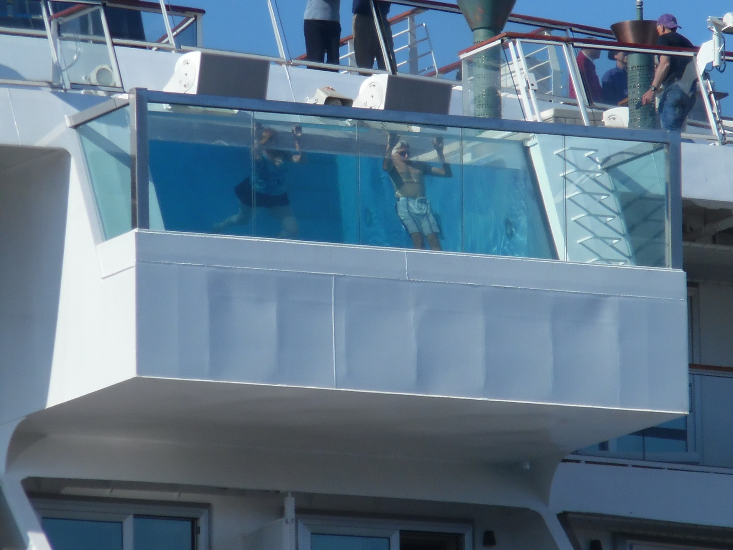 Der etwas andere Schwimmingpool auf einem Kreuzfahtschiff