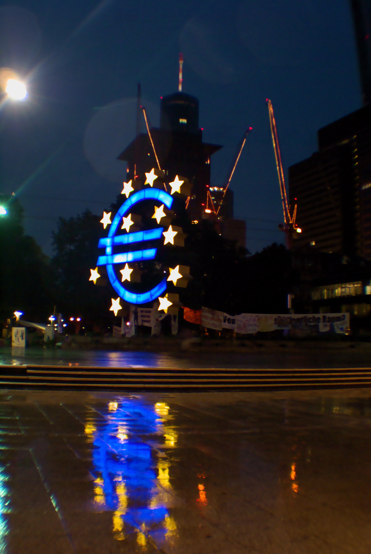 Der Euro steht im Regen ..........