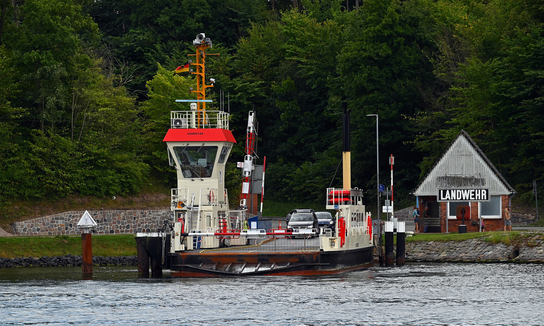 Der Fähranleger LANDWEHR am Nord-Ostsee-Kanal