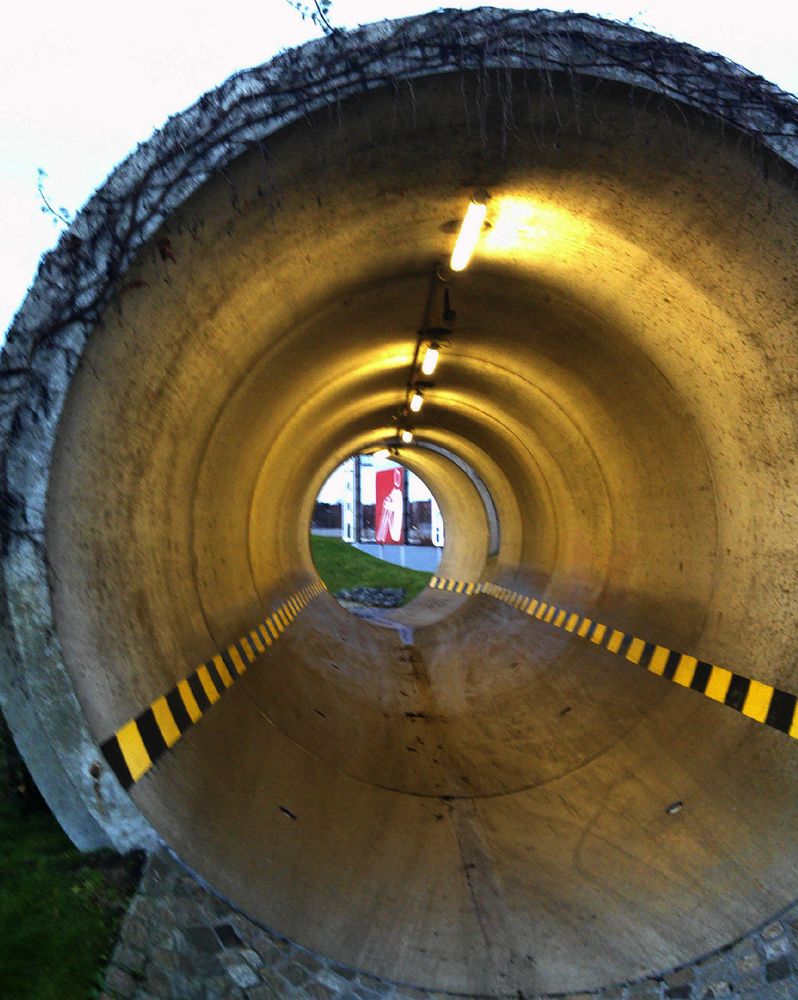 Der Fahrad-Tunnel (Am Bahnhof)