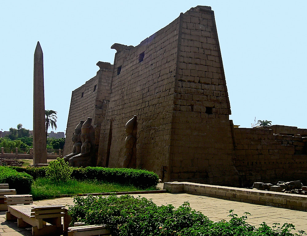 Der fehlende zweite Obelisk